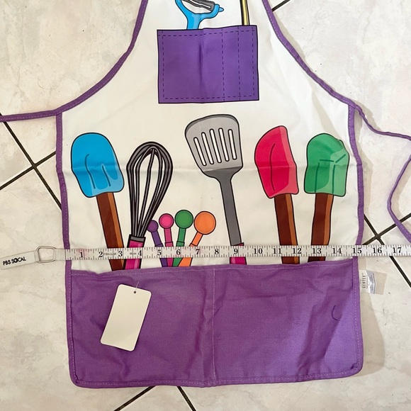 KIDS | Purple and White Cooking Graphic Apron - Picture 4 of 6